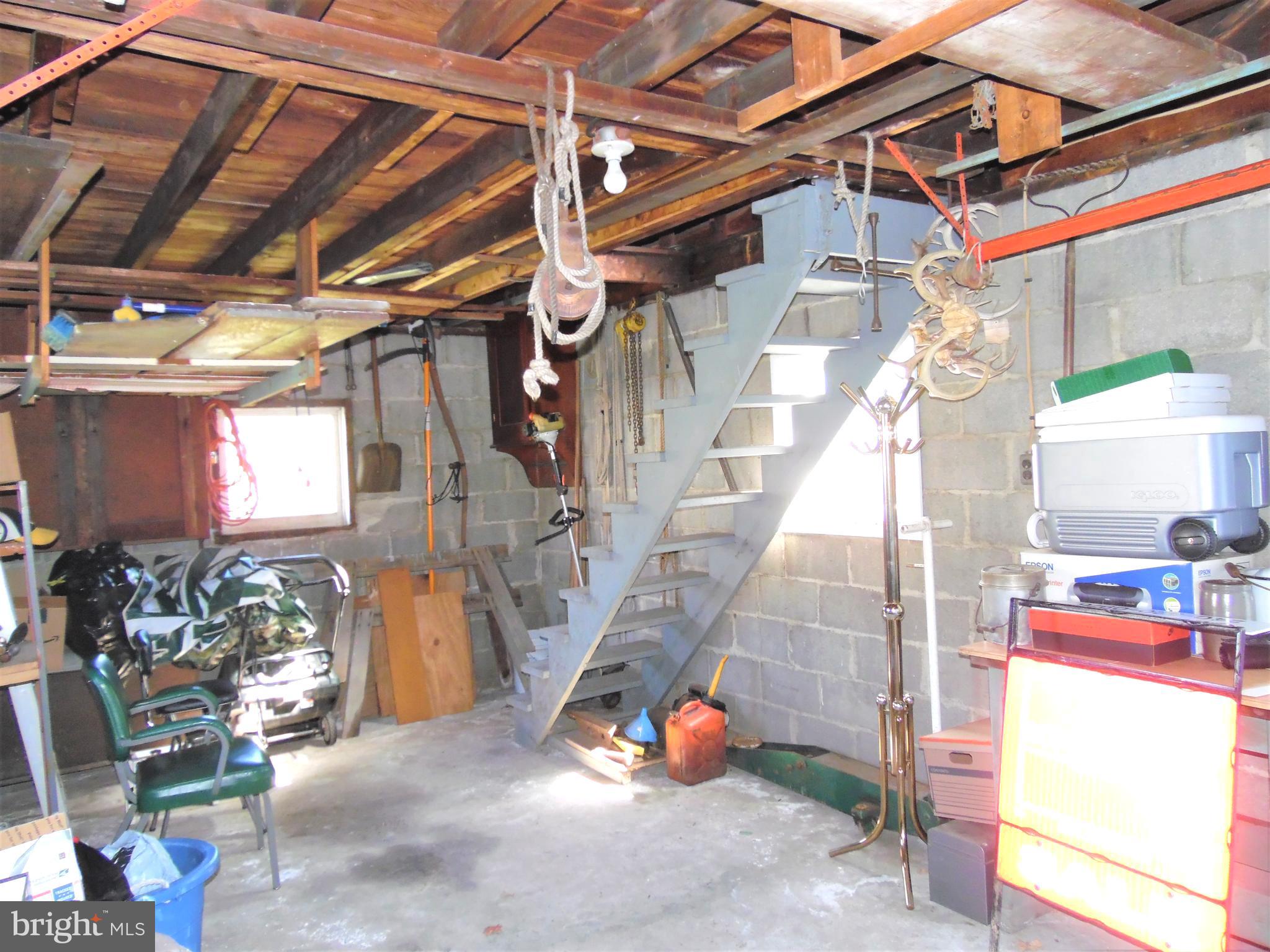 18908 Legislative Road Southwest Barton, MD 21521 - Photo 27 of 28 1 car garage