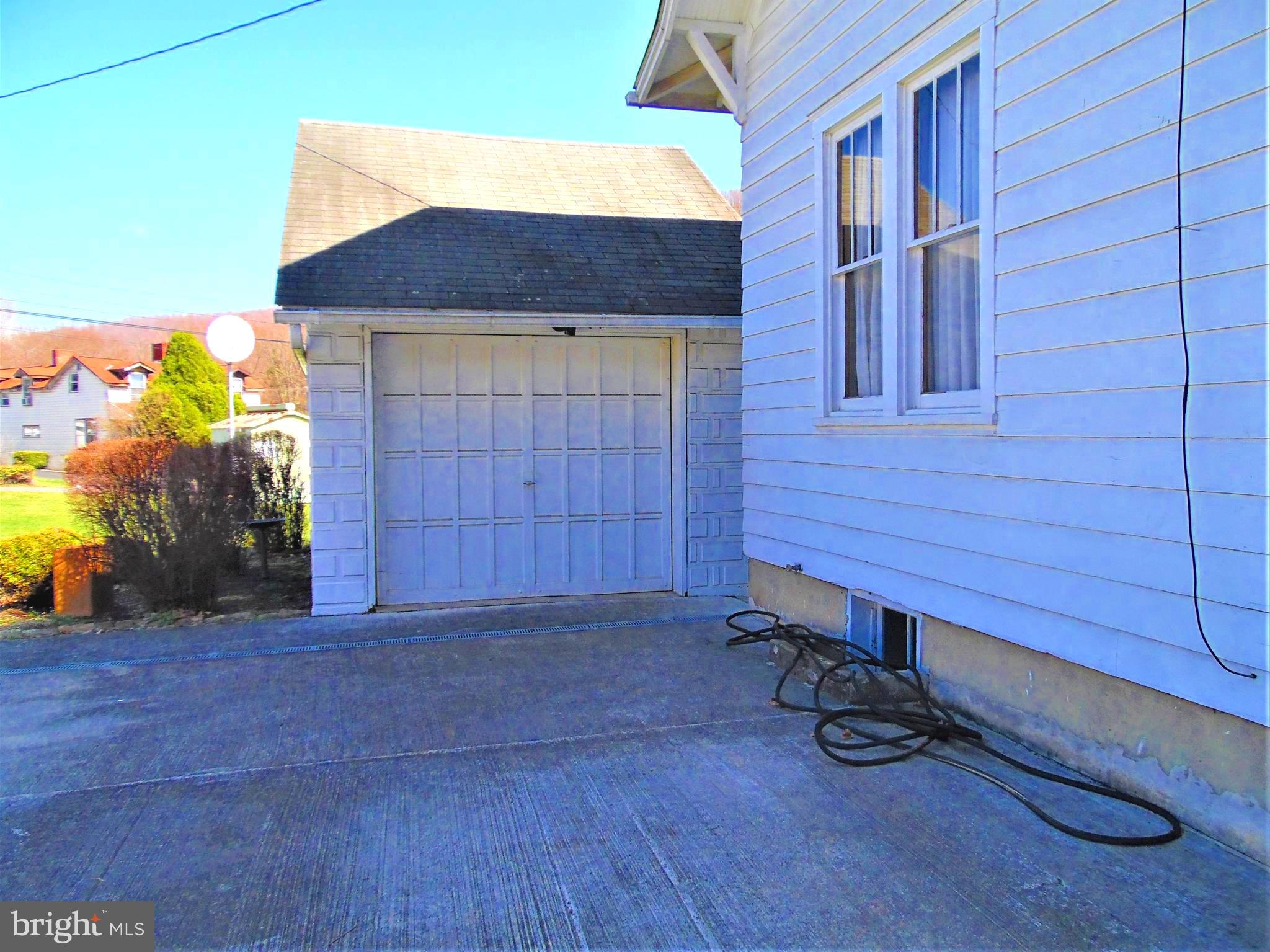 18908 Legislative Road Southwest Barton, MD 21521 - Photo 5 of 28 with a 1 car garage