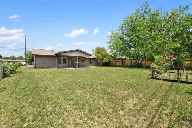 $300,000 | 105 East St Johns Avenue, Austin, TX 78752