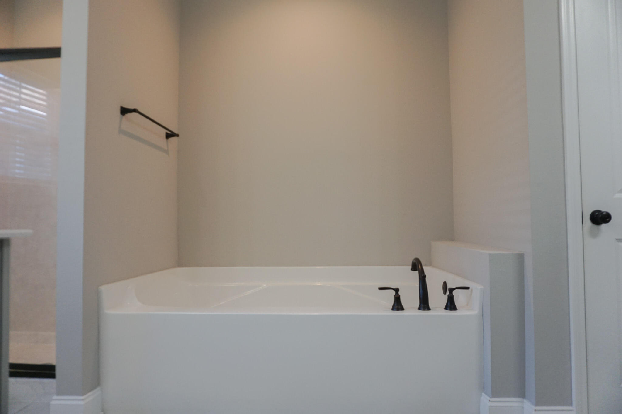 48 9th Avenue Shalimar, FL 32579 - Photo 33 of 60 a bathroom with a bathtub