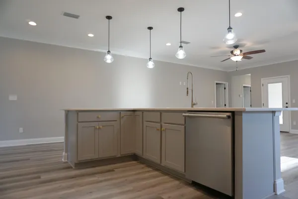 $2,995 | 48 9th Avenue, Shalimar, FL 32579