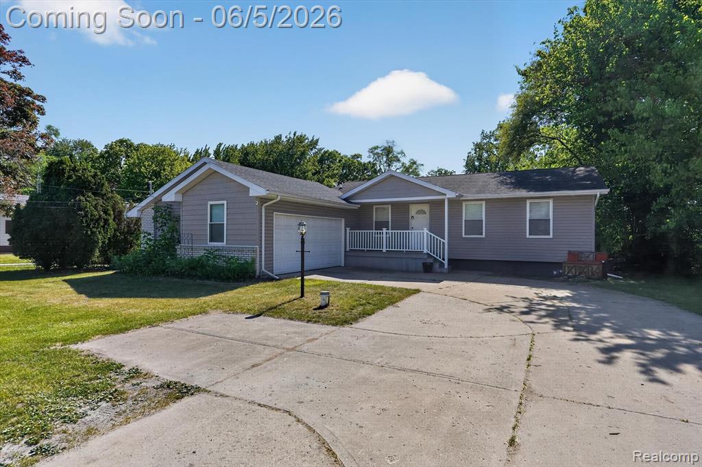 14232 North Road Fenton, MI 48430 - Photo 4 of 66
