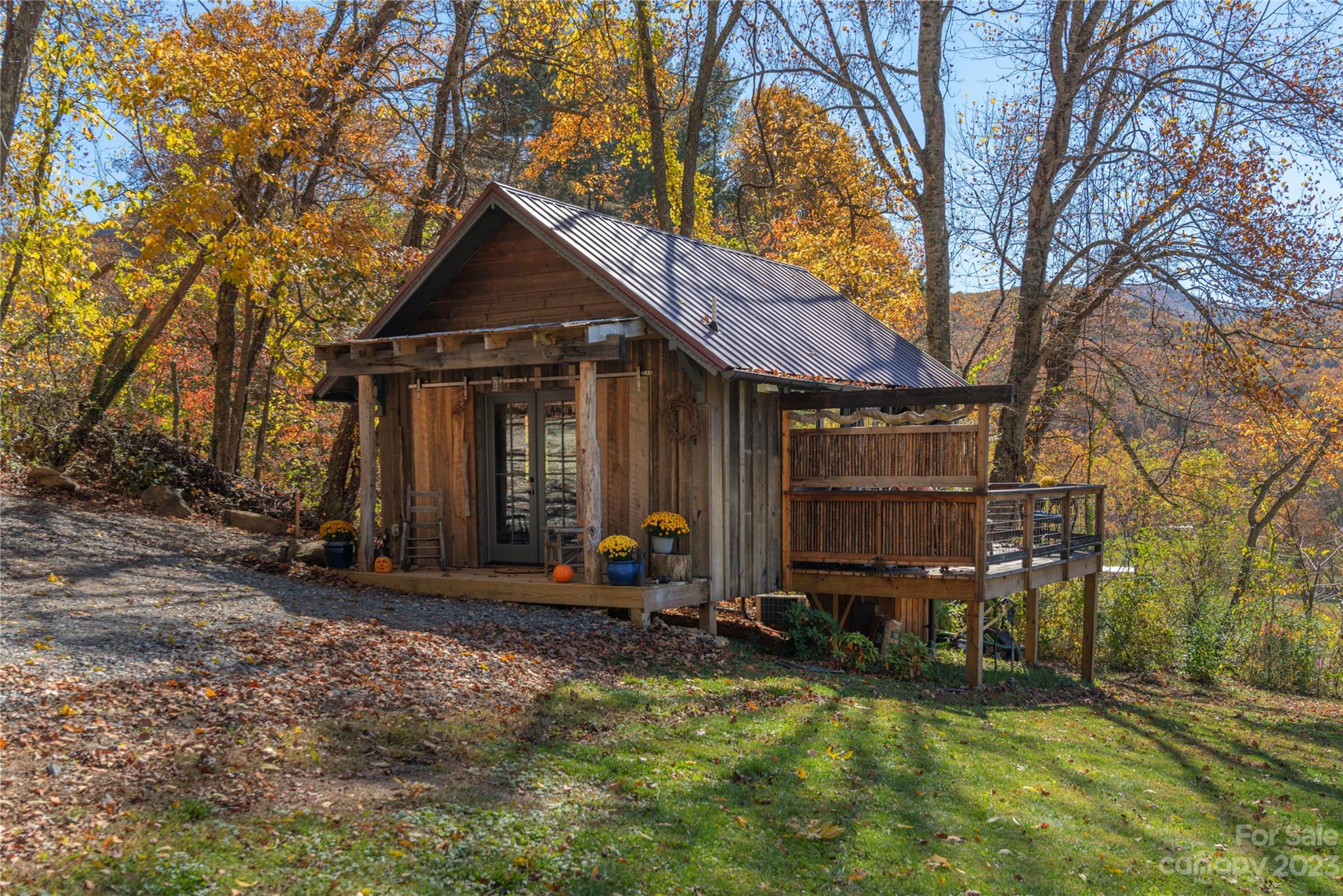 33 Taproot Trail Barnardsville, NC 28709 - Photo 35 of 46 a front view of a house with garden