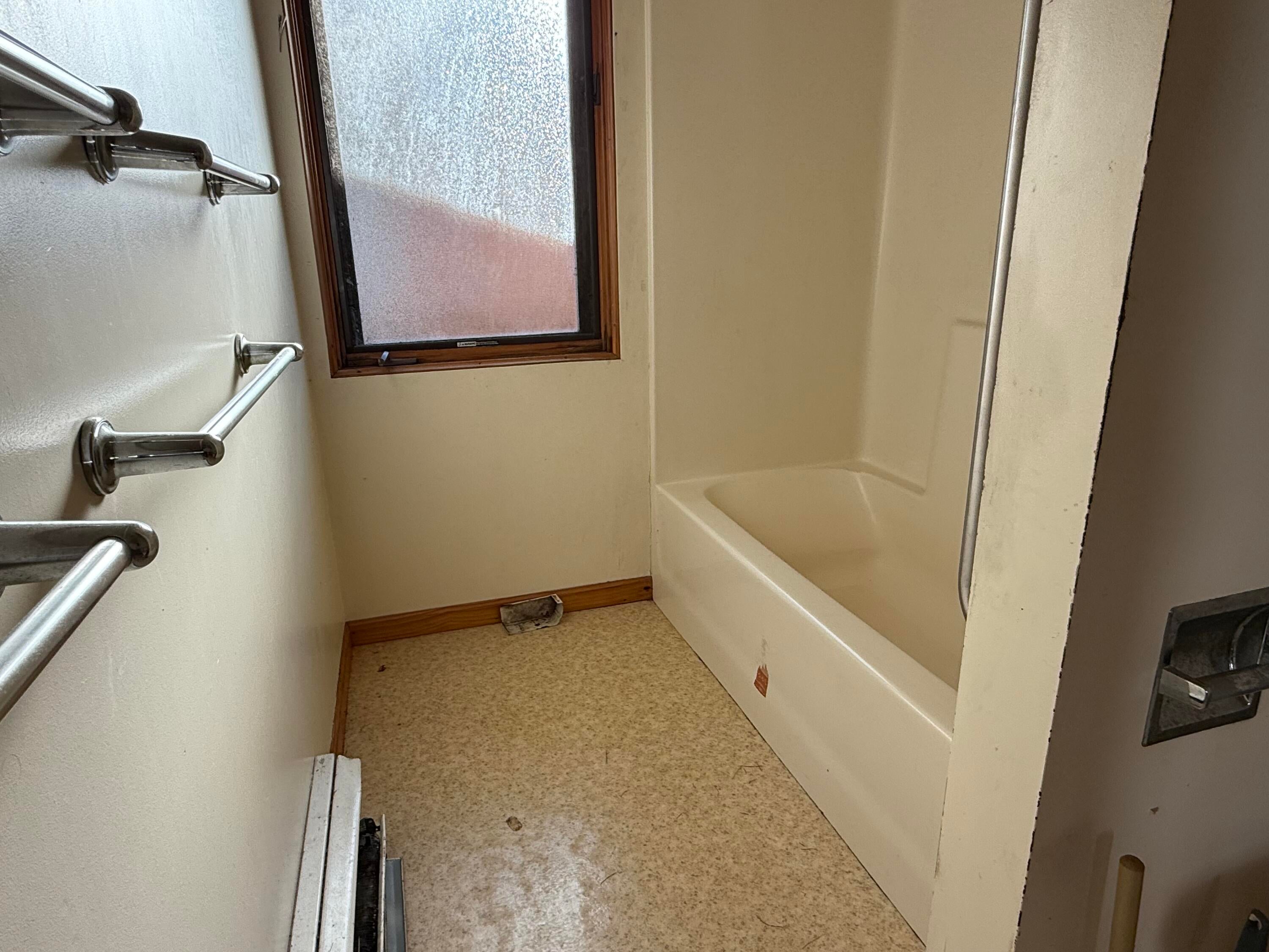 124 South B Street Cheboygan, MI 49721 - Photo 6 of 19 image00008