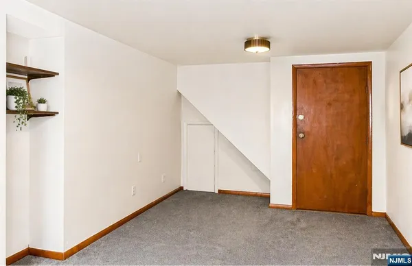 $1,100 | 92 Troast Street, Unit 1, Hackensack, NJ 07601