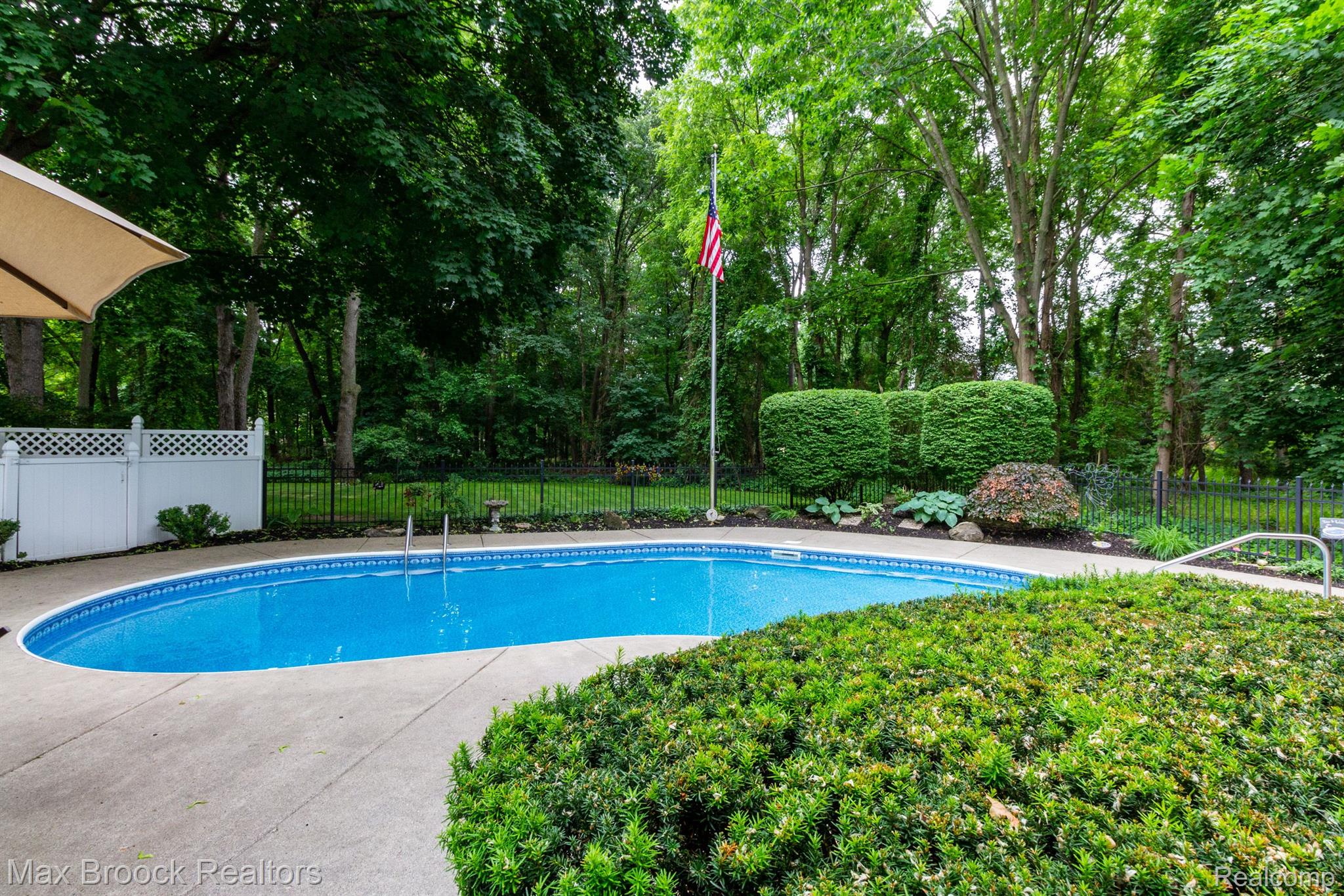 3777 Covert Road Waterford, MI 48328 - Photo 48 of 56 Gallery Image 48