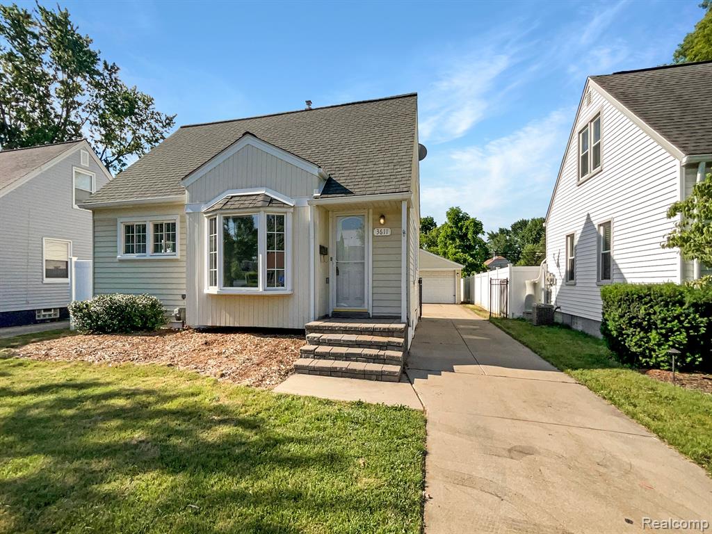 3611 Normandy Road Royal Oak, MI 48073 - Photo 2 of 14