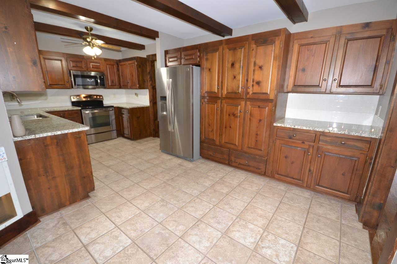 204 Windsor Road Greer, SC 29651 - Photo 10 of 25