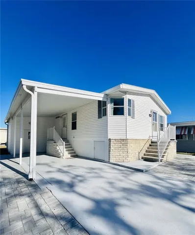 $225,000 | 2305 Bay Drive, Bradenton, FL 34207