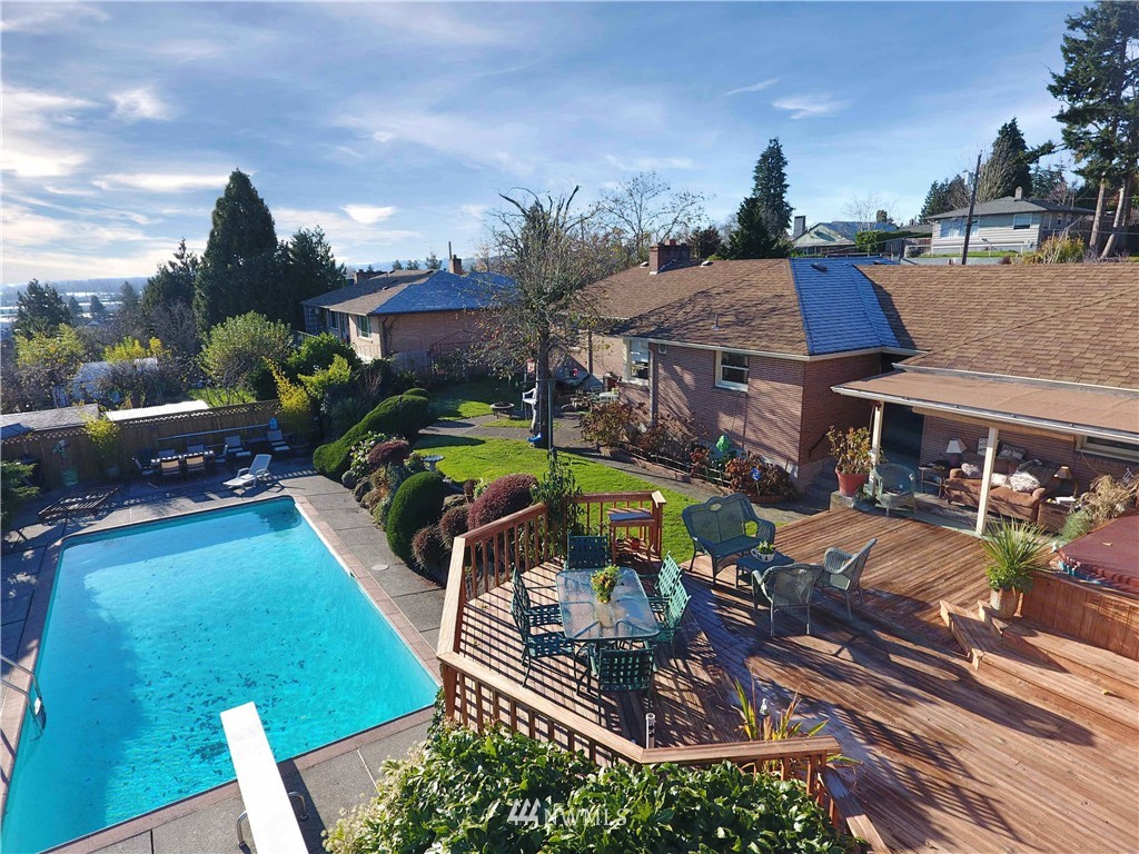 338 Stevens Avenue Southwest Renton, WA 98057 - Photo 1 of 25