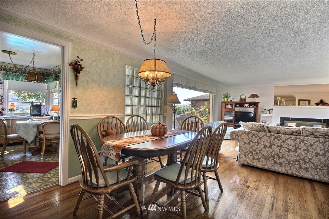 338 Stevens Avenue Southwest Renton, WA 98057 - Photo 11 of 25