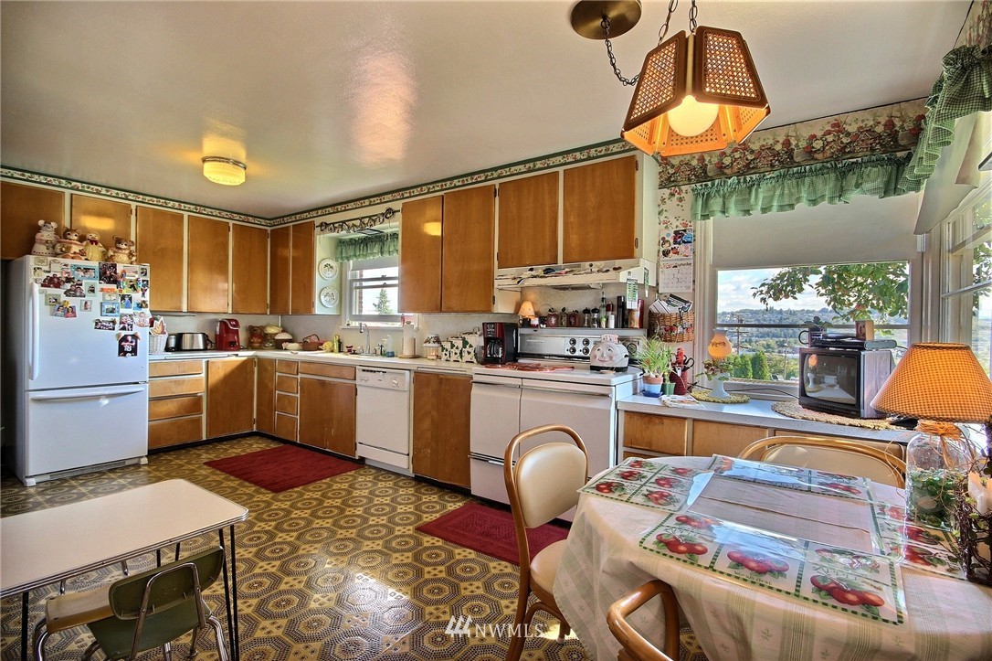 338 Stevens Avenue Southwest Renton, WA 98057 - Photo 13 of 25