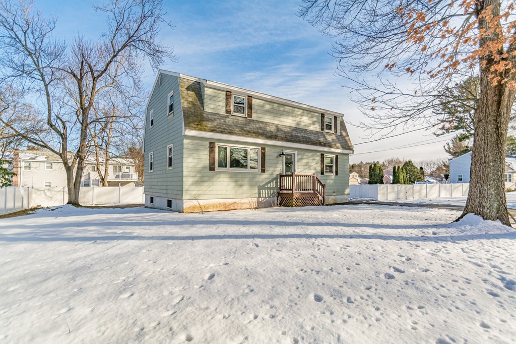 25 Edgewood Road Tewksbury, MA 01876 - Photo 1 of 36 Gallery Image 1