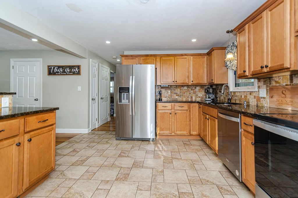 25 Edgewood Road Tewksbury, MA 01876 - Photo 2 of 36 Gallery Image 2