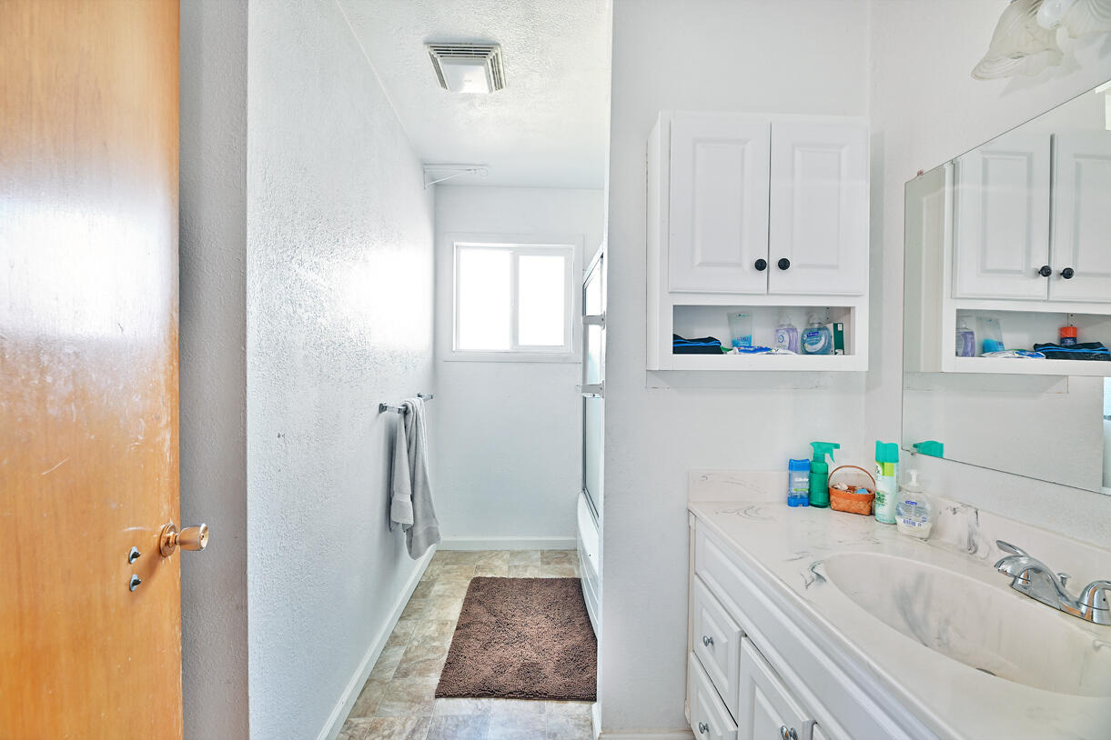 1801 Roberts Road Medford, OR 97504 - Photo 15 of 15 DSC_1476