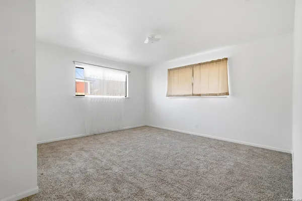 $332,000 | 508 Crouch Avenue, Devine, TX 78016