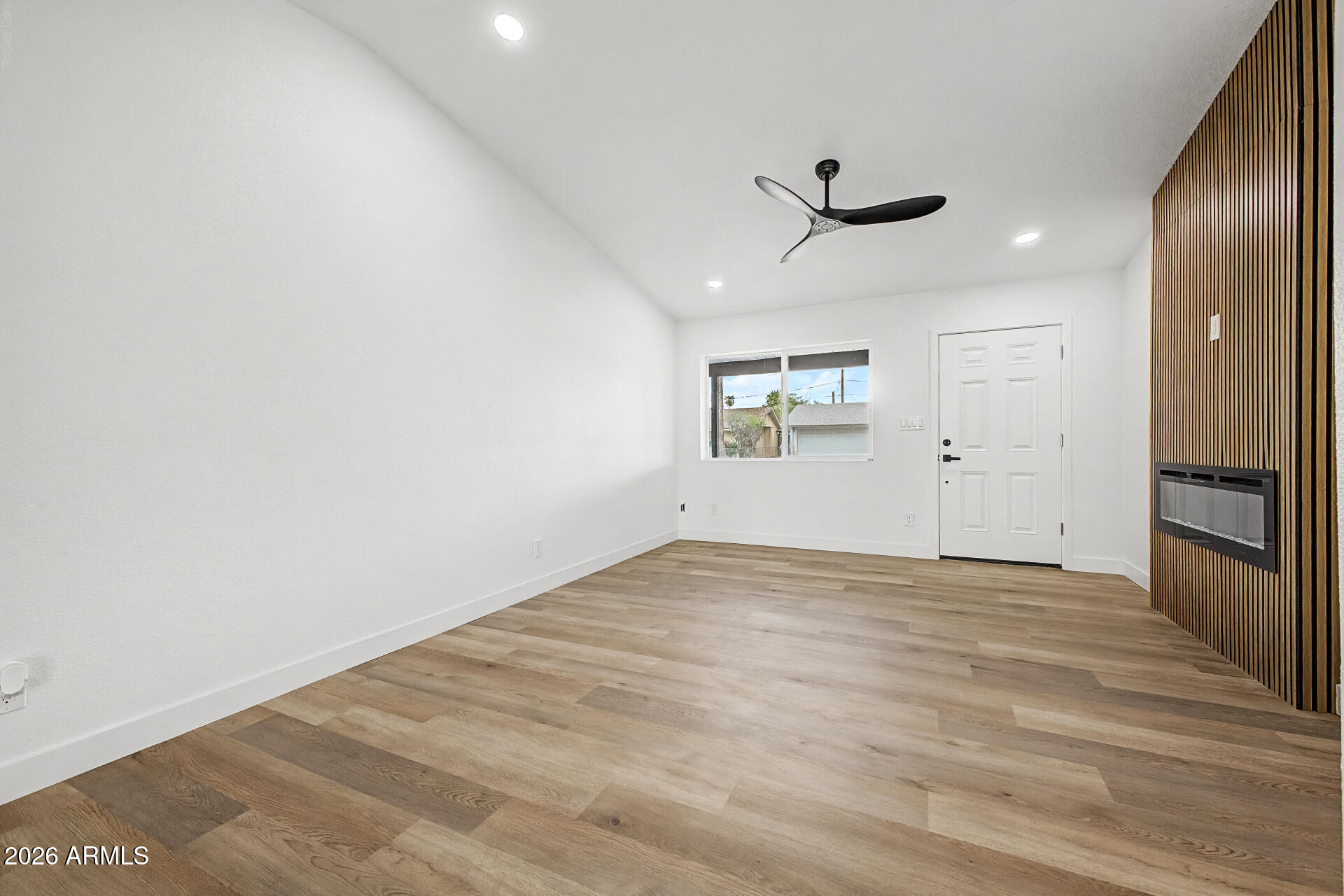 3909 West Griswold Road Phoenix, AZ 85051 - Photo 9 of 44 08 Griswold