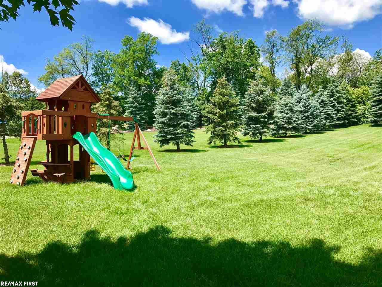 8705 Inverness Washington, MI 48095 - Photo 35 of 36 31324467-34.JPG