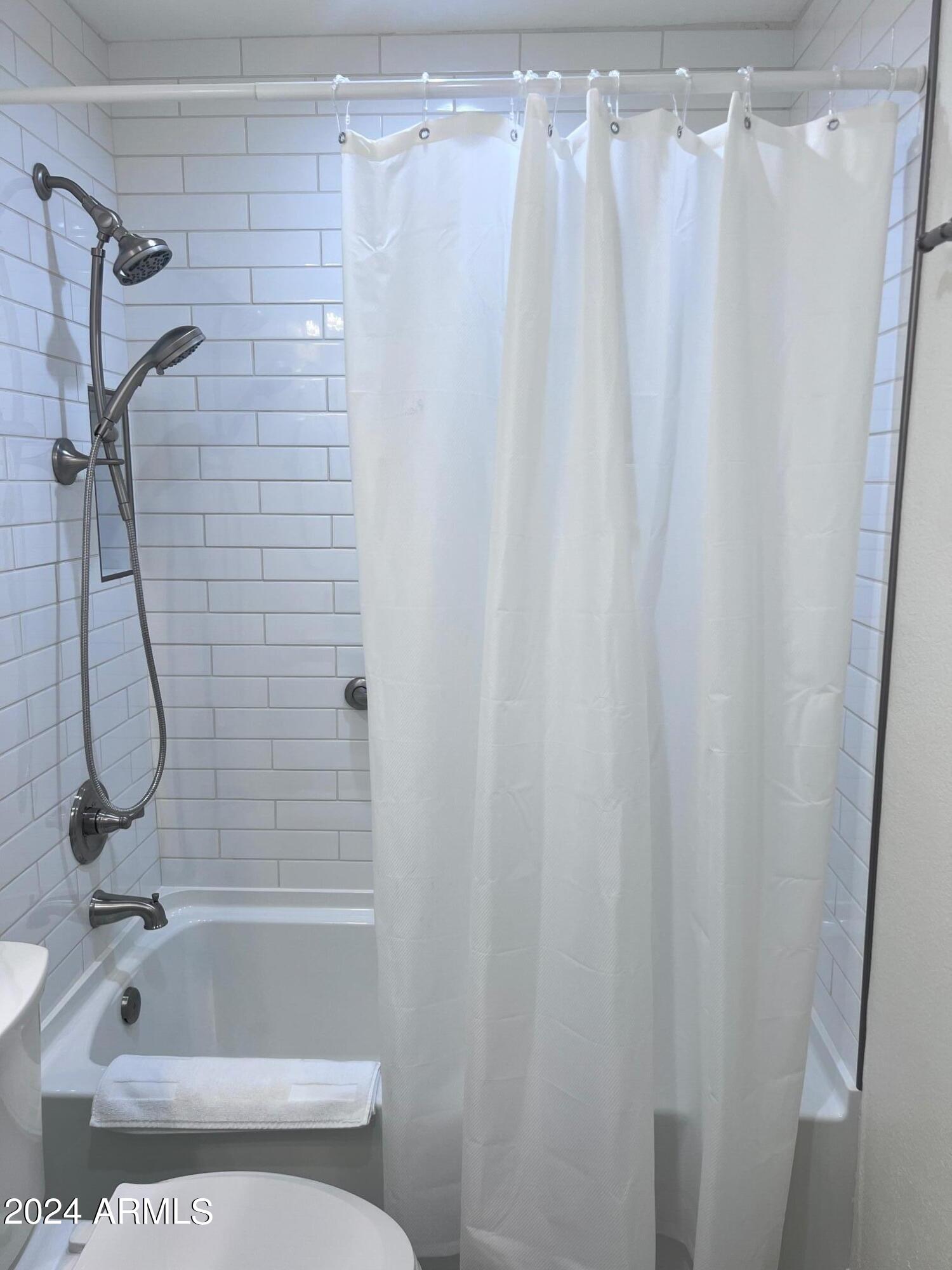 9705 East Mountain View Road, Unit 1036 Scottsdale, AZ 85258 - Photo 19 of 34 guest bathroom