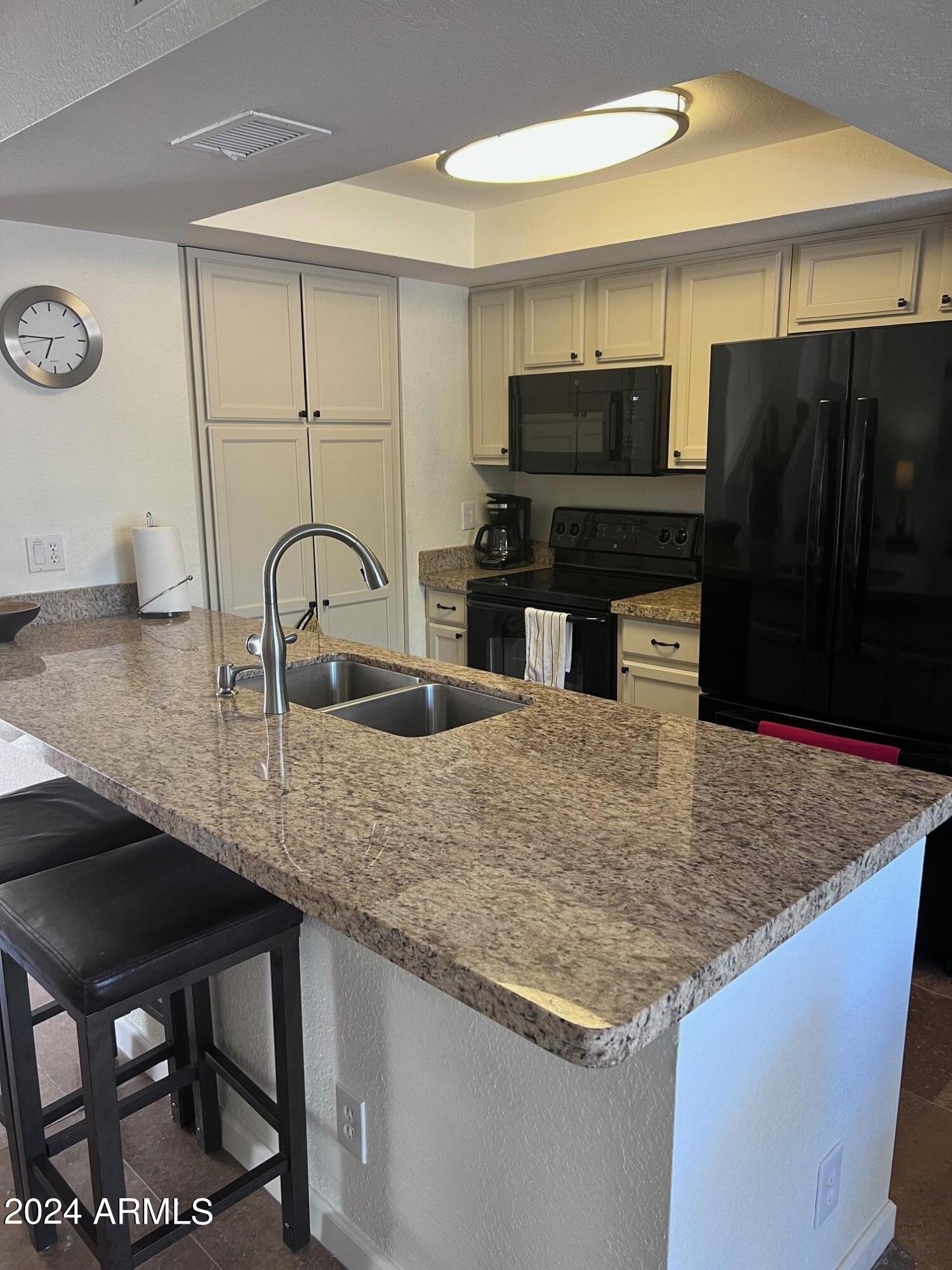 9705 East Mountain View Road, Unit 1036 Scottsdale, AZ 85258 - Photo 4 of 34 IMG_9028