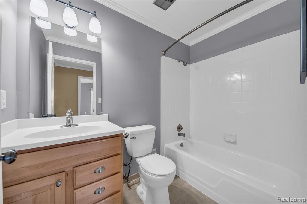 1175 Pine Ridge Court Rochester Hills, MI 48306 - Photo 20 of 37