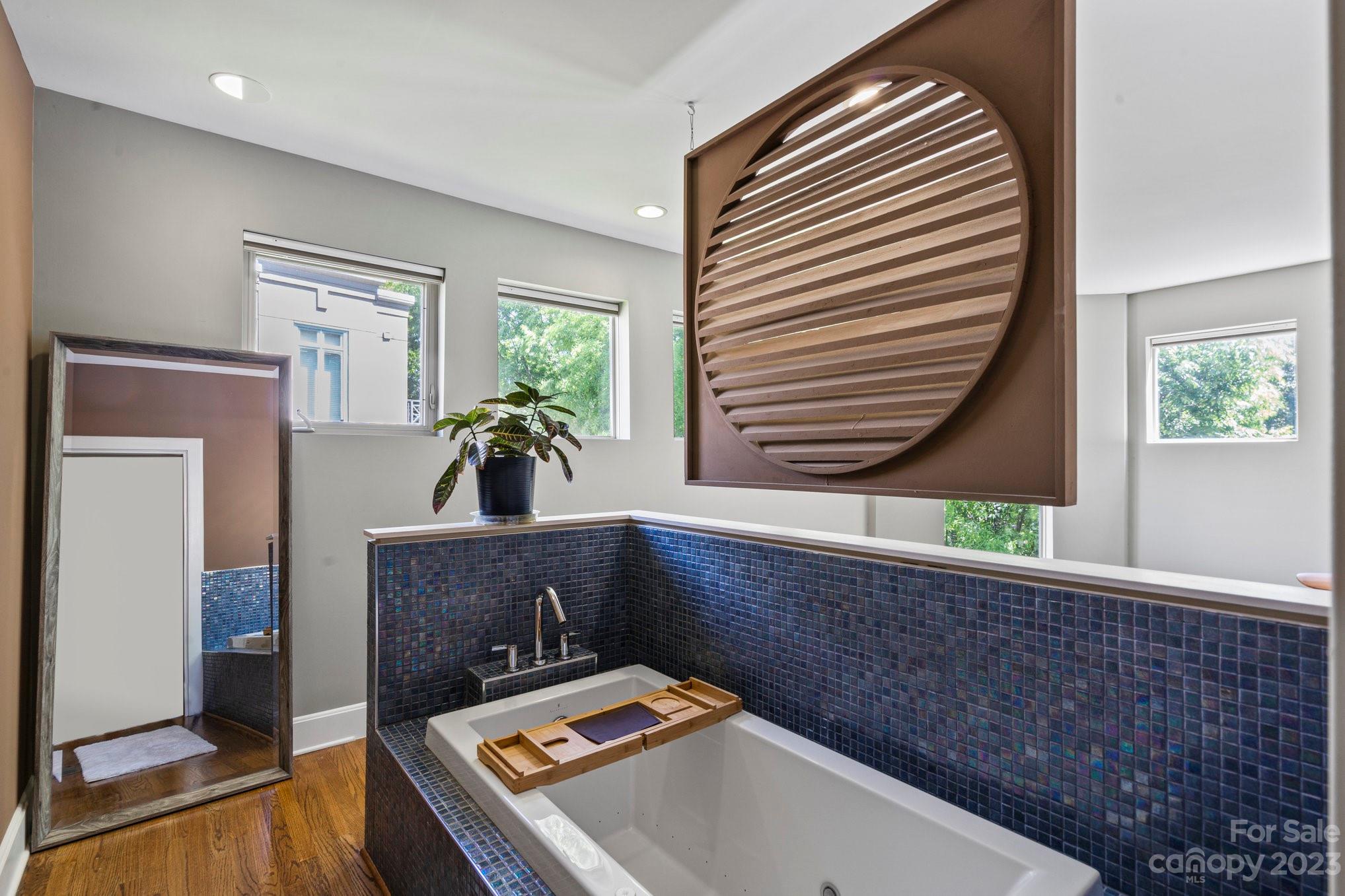 420 Queens Road, Unit 3 Charlotte, NC 28207 - Photo 20 of 35 a room with window