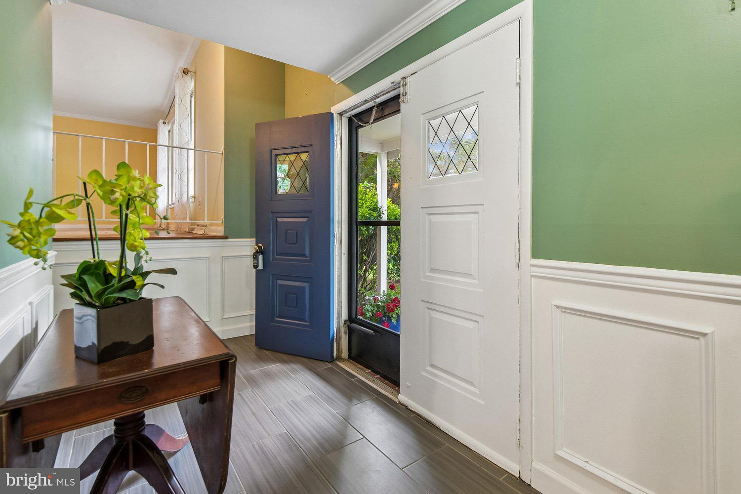 1518 Winchester Road Annapolis, MD 21409 - Photo 12 of 70 Large Foyer