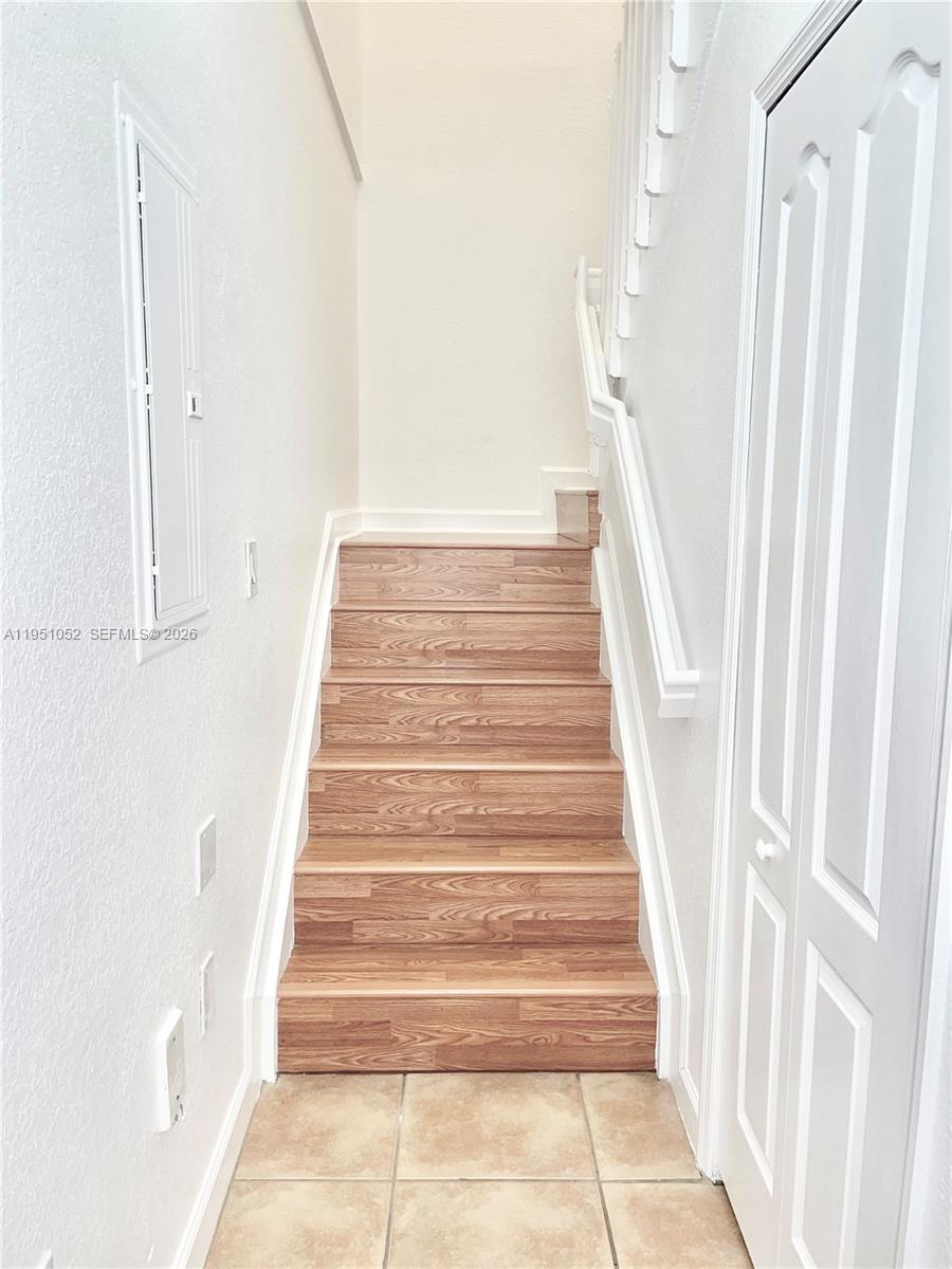 4321 Southwest 160th Avenue, Unit 202 Miramar, FL 33027 - Photo 6 of 18 a view of entryway