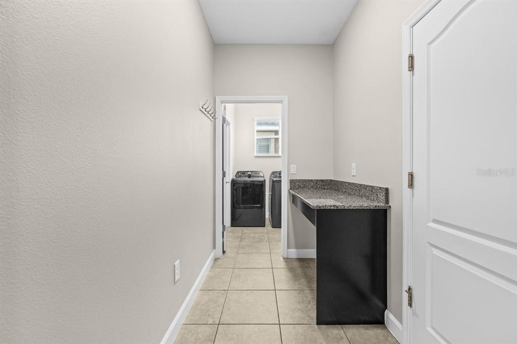 10153 Newminster Loop Ruskin, FL 33573 - Photo 12 of 34