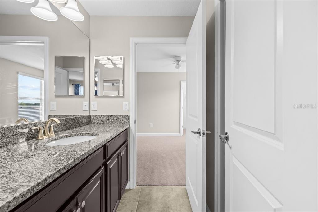 10153 Newminster Loop Ruskin, FL 33573 - Photo 22 of 34