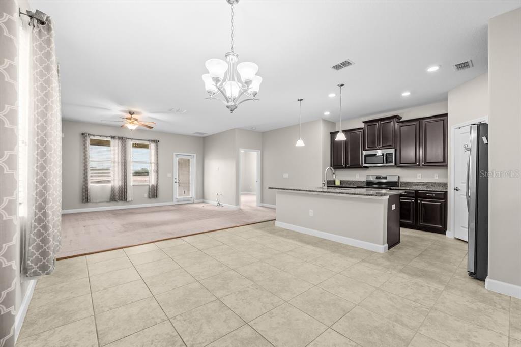 10153 Newminster Loop Ruskin, FL 33573 - Photo 4 of 34