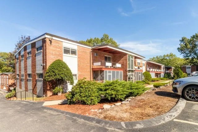 $370,000 | 115 Grove Street, Unit 11, Boston, MA 02132