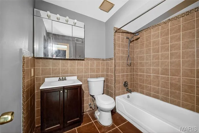 $69,900 | 6458 White Cap Lane, Unit B, Florissant, MO 63033