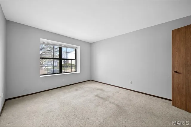 $69,900 | 6458 White Cap Lane, Unit B, Florissant, MO 63033