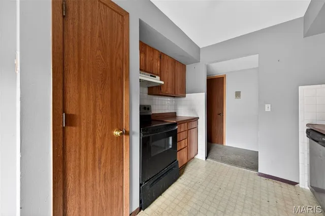 $69,900 | 6458 White Cap Lane, Unit B, Florissant, MO 63033