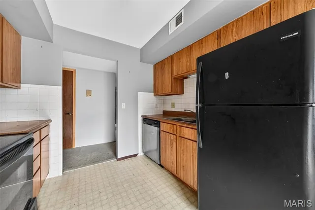 $69,900 | 6458 White Cap Lane, Unit B, Florissant, MO 63033