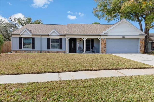 $399,999 | 1305 Peachfield Drive, Valrico, FL 33596