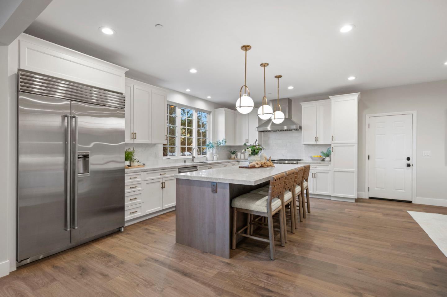 260 Robin Road Hillsborough, CA 94010 - Photo 29 of 96 Gallery Image 29
