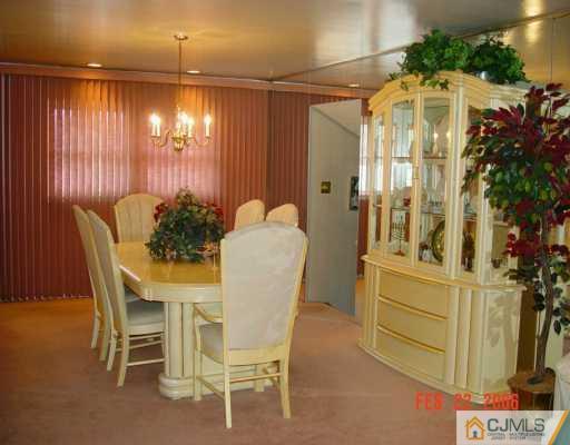 4 Stearns Road East Brunswick, NJ 08816 - Photo 5 of 8 Gallery Image 5