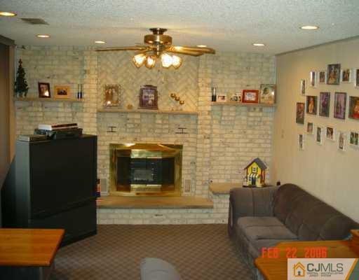 4 Stearns Road East Brunswick, NJ 08816 - Photo 6 of 8 Gallery Image 6