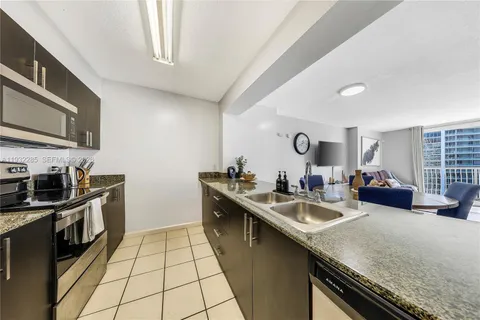 $480,900 | 1200 Brickell Bay Drive, Unit 2903, Miami, FL 33131