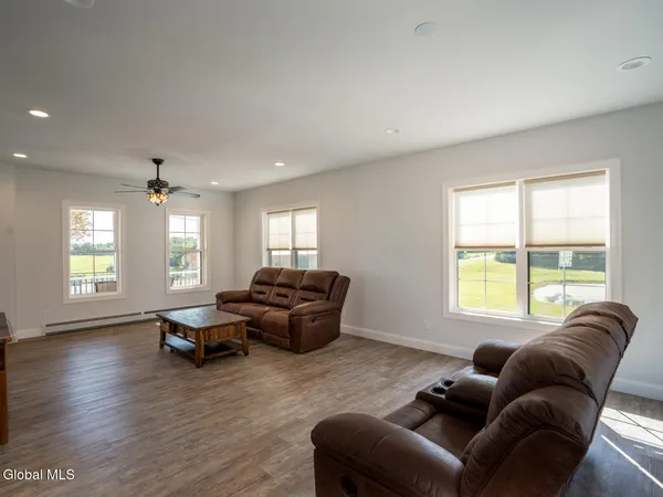 $889,900 | 282 A Ridge Road, Stuyvesant, NY 12156