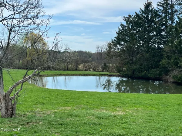 $889,900 | 282 A Ridge Road, Stuyvesant, NY 12156