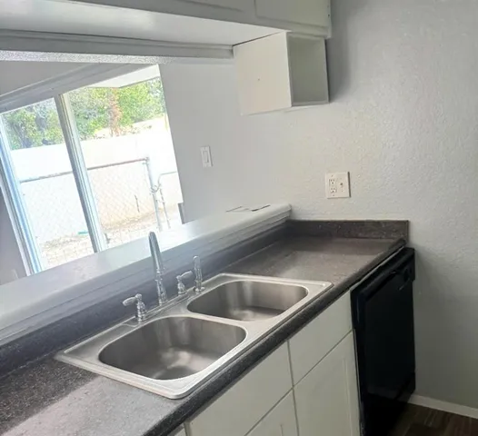 a close view of sink and tap