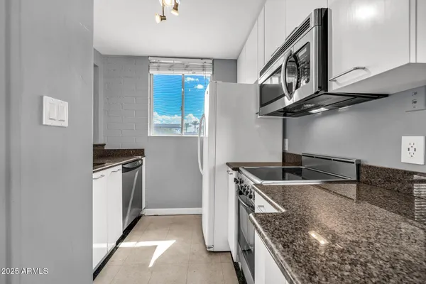 $289,900 | 4206 North 38th Street, Unit 4, Phoenix, AZ 85018