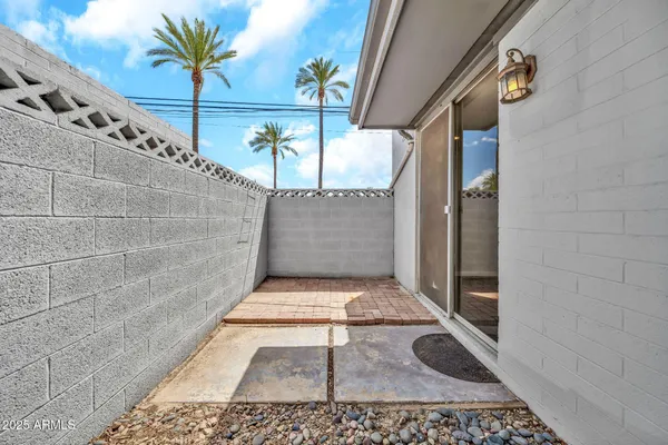 $289,900 | 4206 North 38th Street, Unit 4, Phoenix, AZ 85018