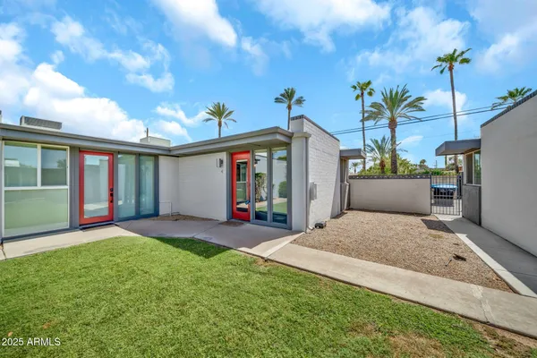 $289,900 | 4206 North 38th Street, Unit 4, Phoenix, AZ 85018