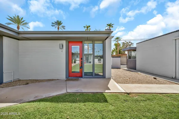 $289,900 | 4206 North 38th Street, Unit 4, Phoenix, AZ 85018