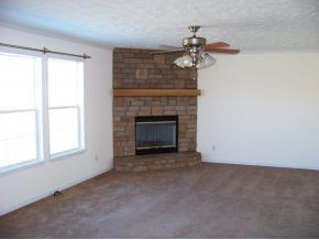 1606 East Stage Coach Road Greeneville, TN 37743 - Photo 3 of 7 great room