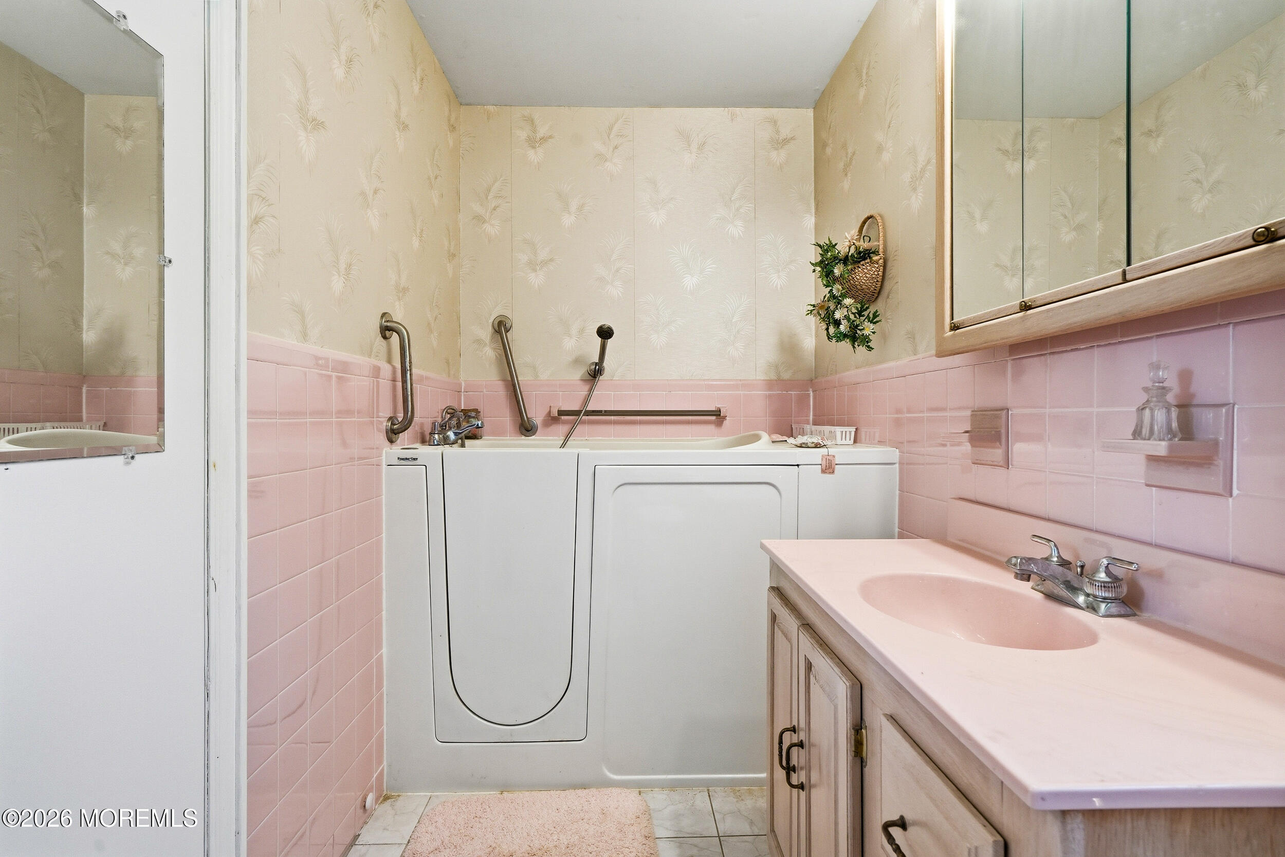 11 Jumping Brook Road Neptune Township, NJ 07753 - Photo 25 of 41 056